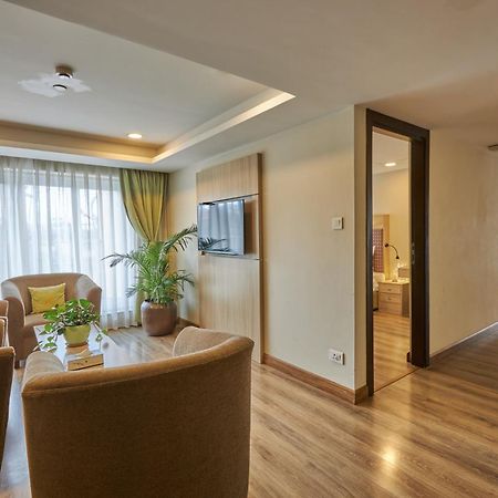 Hotel Crowne Imperial Kathmandu Bagian luar foto