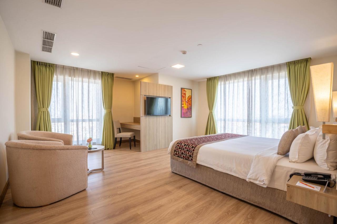 Hotel Crowne Imperial Kathmandu Bagian luar foto