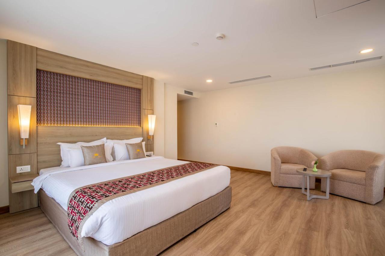 Hotel Crowne Imperial Kathmandu Bagian luar foto