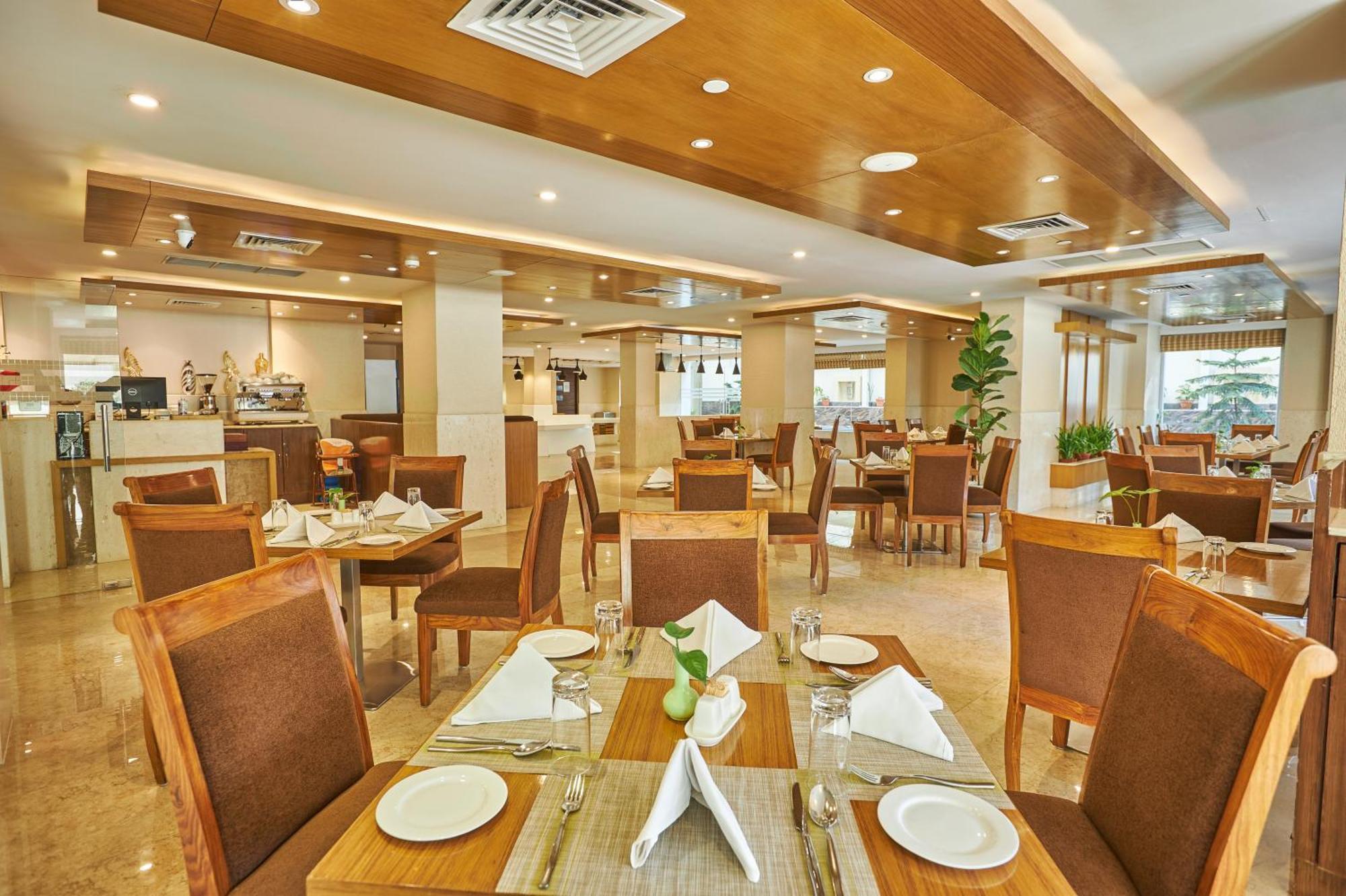Hotel Crowne Imperial Kathmandu Bagian luar foto