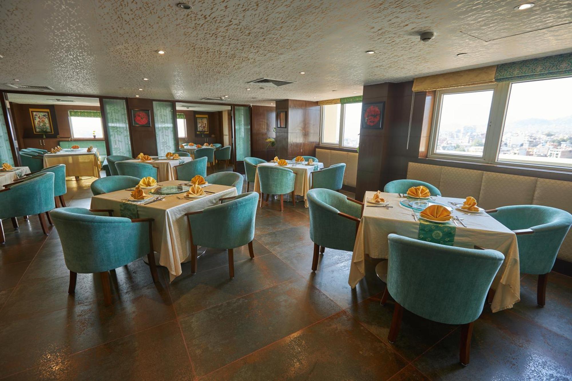 Hotel Crowne Imperial Kathmandu Bagian luar foto
