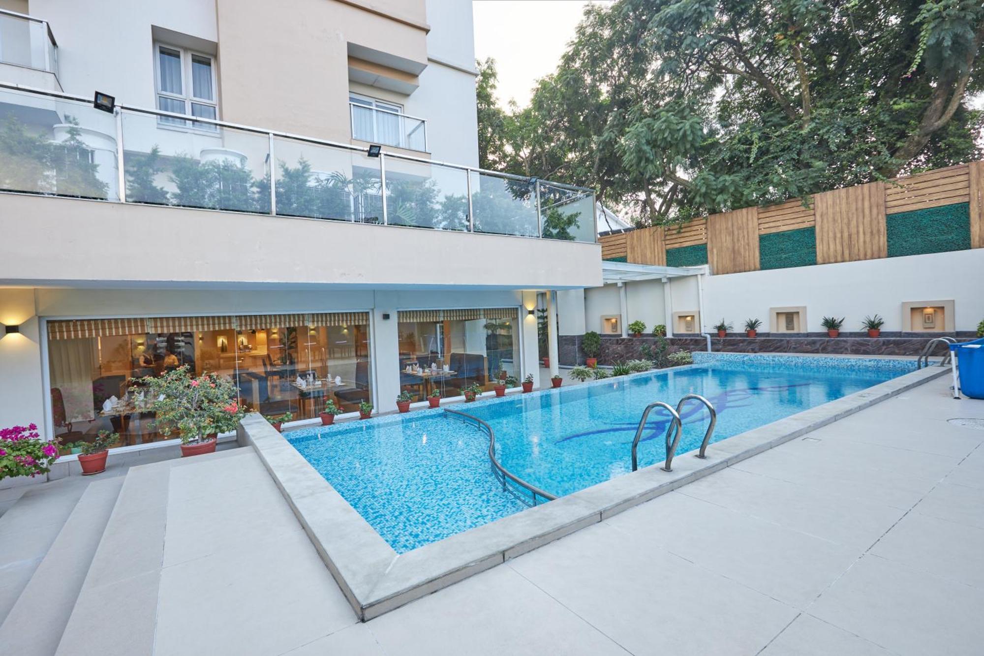 Hotel Crowne Imperial Kathmandu Bagian luar foto