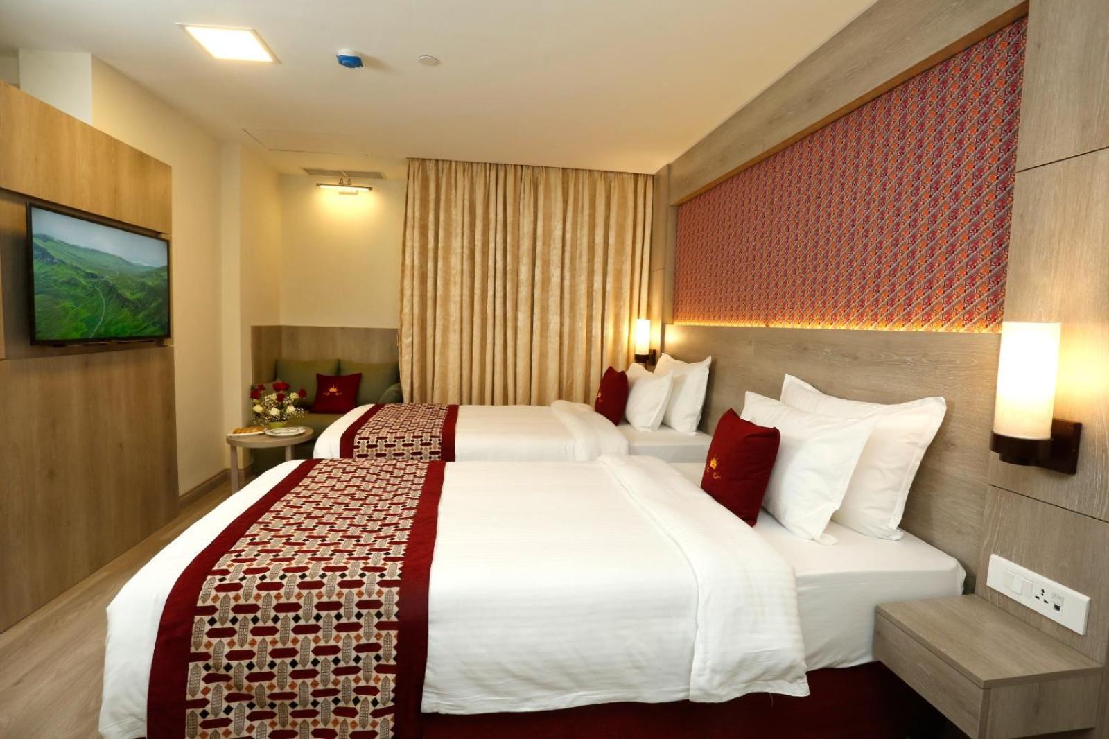 Hotel Crowne Imperial Kathmandu Bagian luar foto