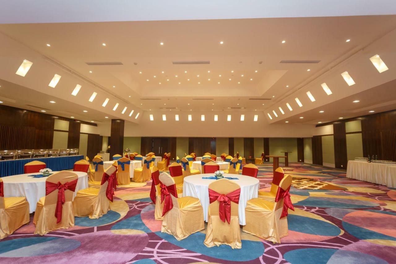 Hotel Crowne Imperial Kathmandu Bagian luar foto