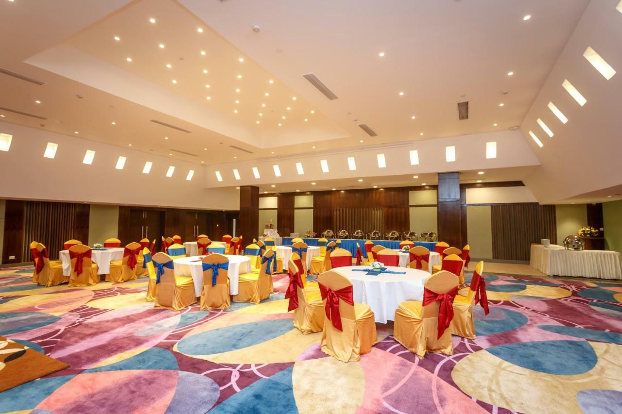 Hotel Crowne Imperial Kathmandu Bagian luar foto