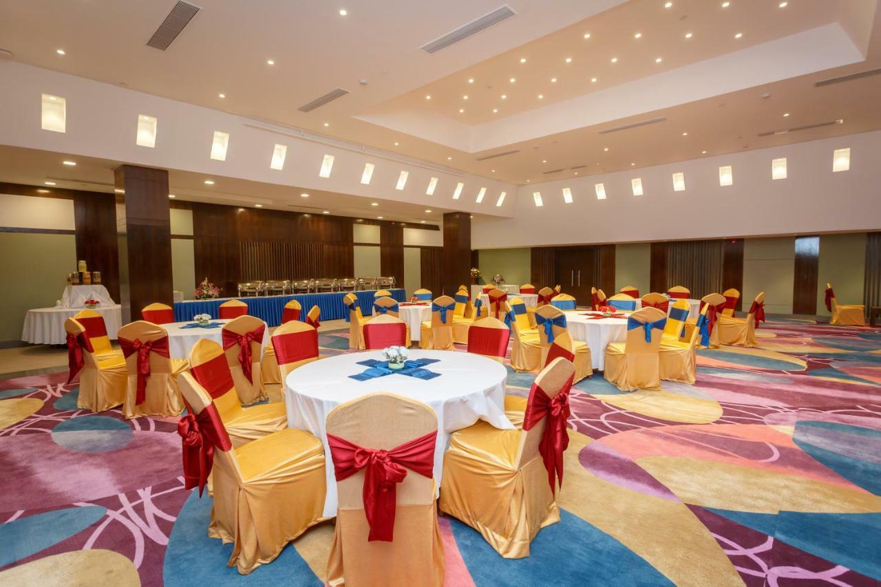 Hotel Crowne Imperial Kathmandu Bagian luar foto