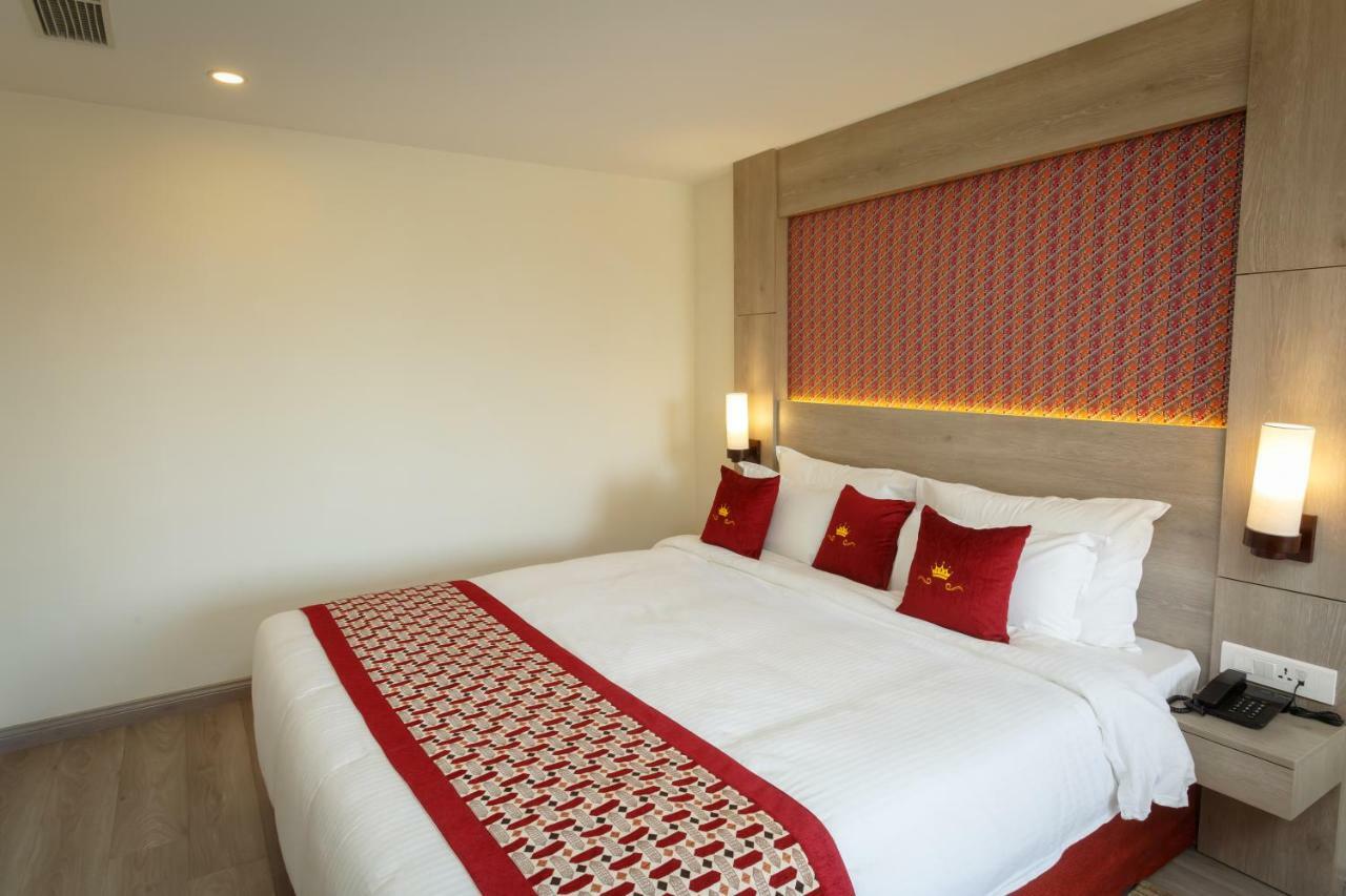 Hotel Crowne Imperial Kathmandu Bagian luar foto
