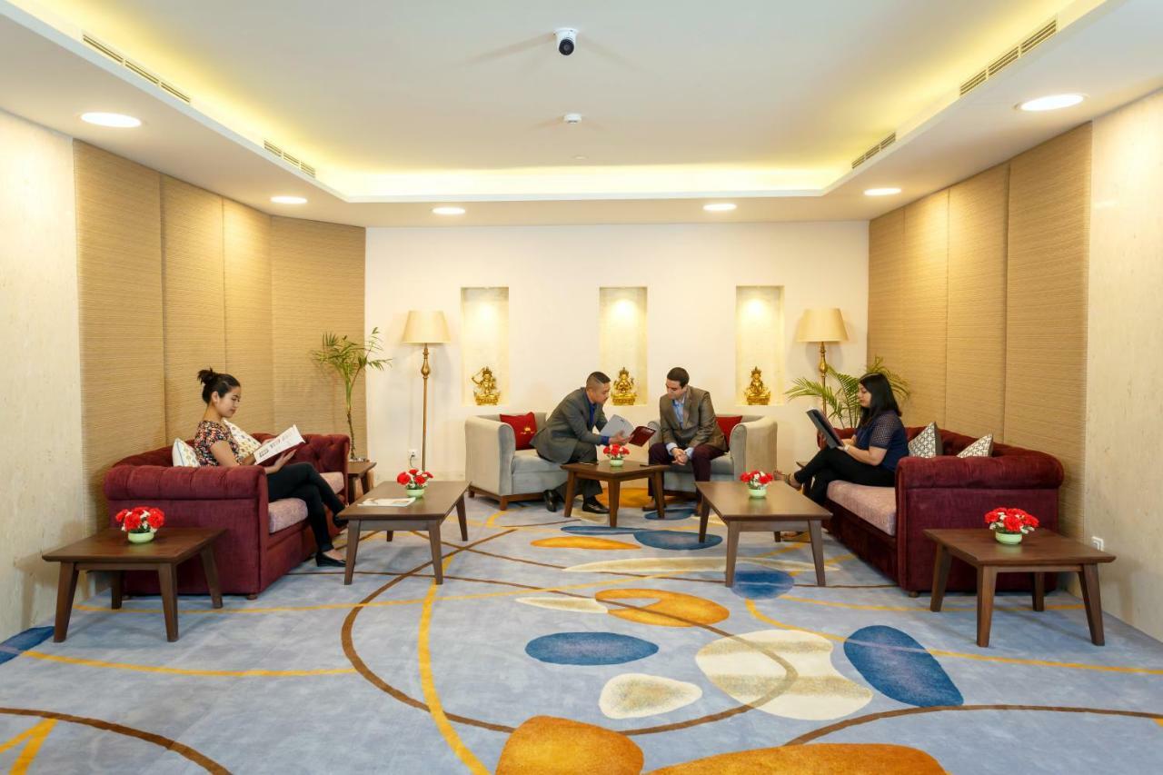 Hotel Crowne Imperial Kathmandu Bagian luar foto
