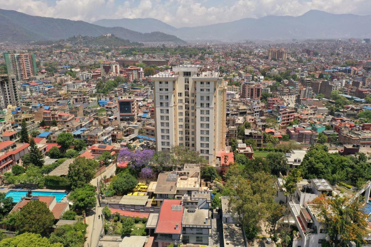 Hotel Crowne Imperial Kathmandu Bagian luar foto