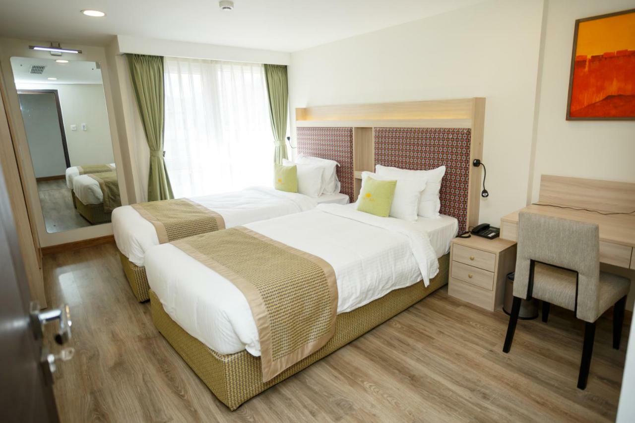 Hotel Crowne Imperial Kathmandu Bagian luar foto