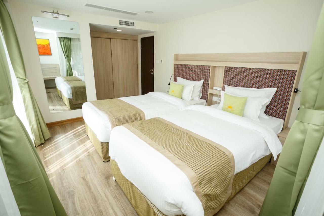 Hotel Crowne Imperial Kathmandu Bagian luar foto